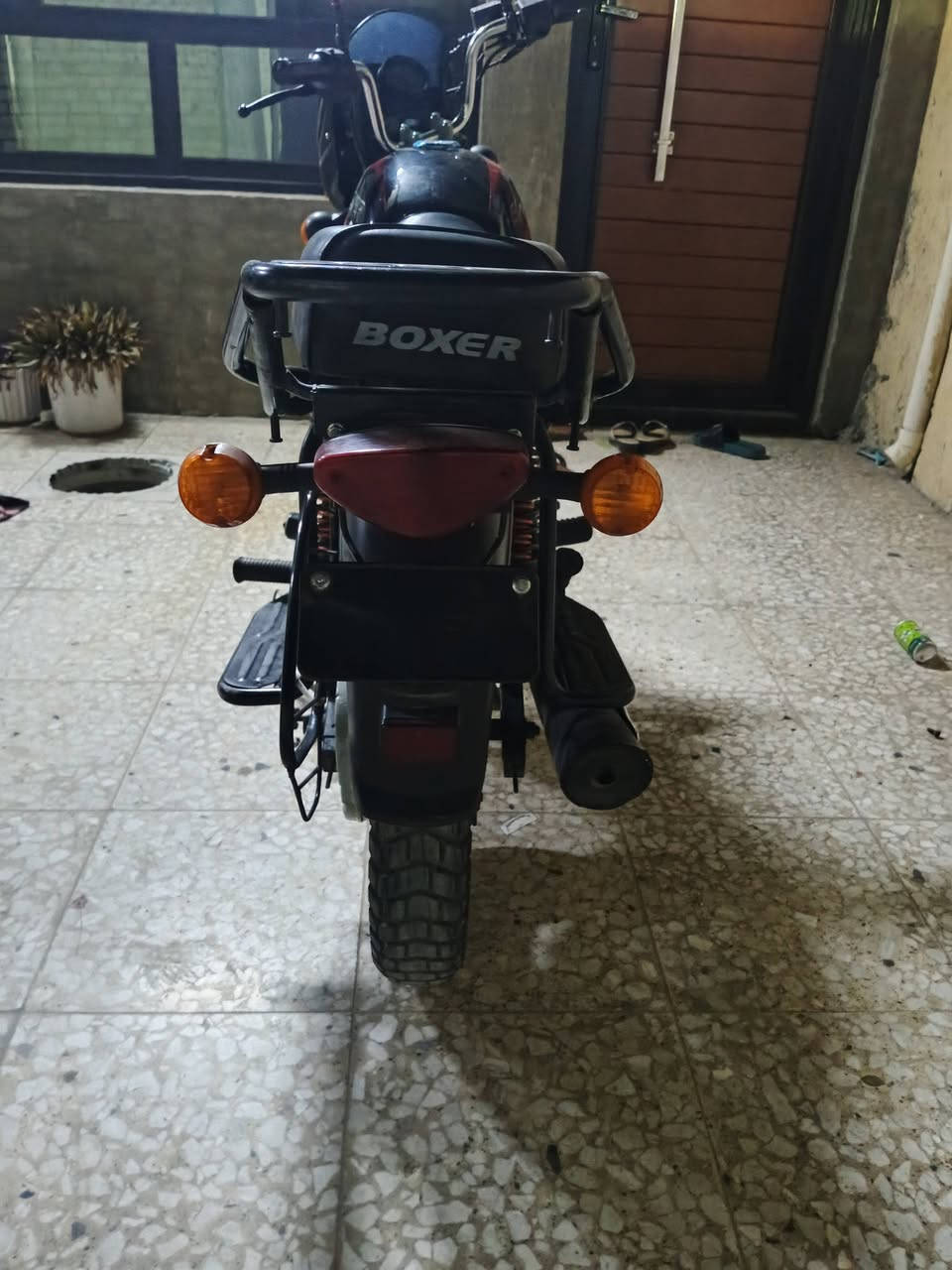 سلام عليكم
دراجه بوكسر موديل 22 شكل 23 صاحبهه واصل للبصمه او واكف الترقيم الدراجه مابيهه اي نقص كامله مكمله او عندي معامله مال الرقم السعر 1500 بيهه مجال 

*********** مكان بغداد
