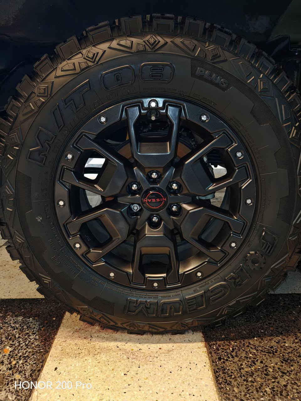 السلام عليكم.. للبيع تخم (تايرات فقط) ماركه فوركيوم (اندنوسي) انتاج 2025 شهر السابع
 حجم 265 70 17 ((مستعملات شهر واحد فقط)) جديدات بمعنى الكلمه بدون اي ركعه ولا بنجر.. عالفحص تجي و تشوف يرهمن على نيسان فرونتير و تويوتا تاكوما و تويوتا هايلوكس و تاهو و جيب و يوكن و سلفرادو و سييرا سعر التخم 425 الف علماً اني مشتريهن ب سبعمية الف الله يشهد صارله عندي شهر فقط


**إذا كنت صاحب هذا الإعلان وتريد حذفه لأي سبب، رجاءا أرسل رسالة إلى الدعم الفني**