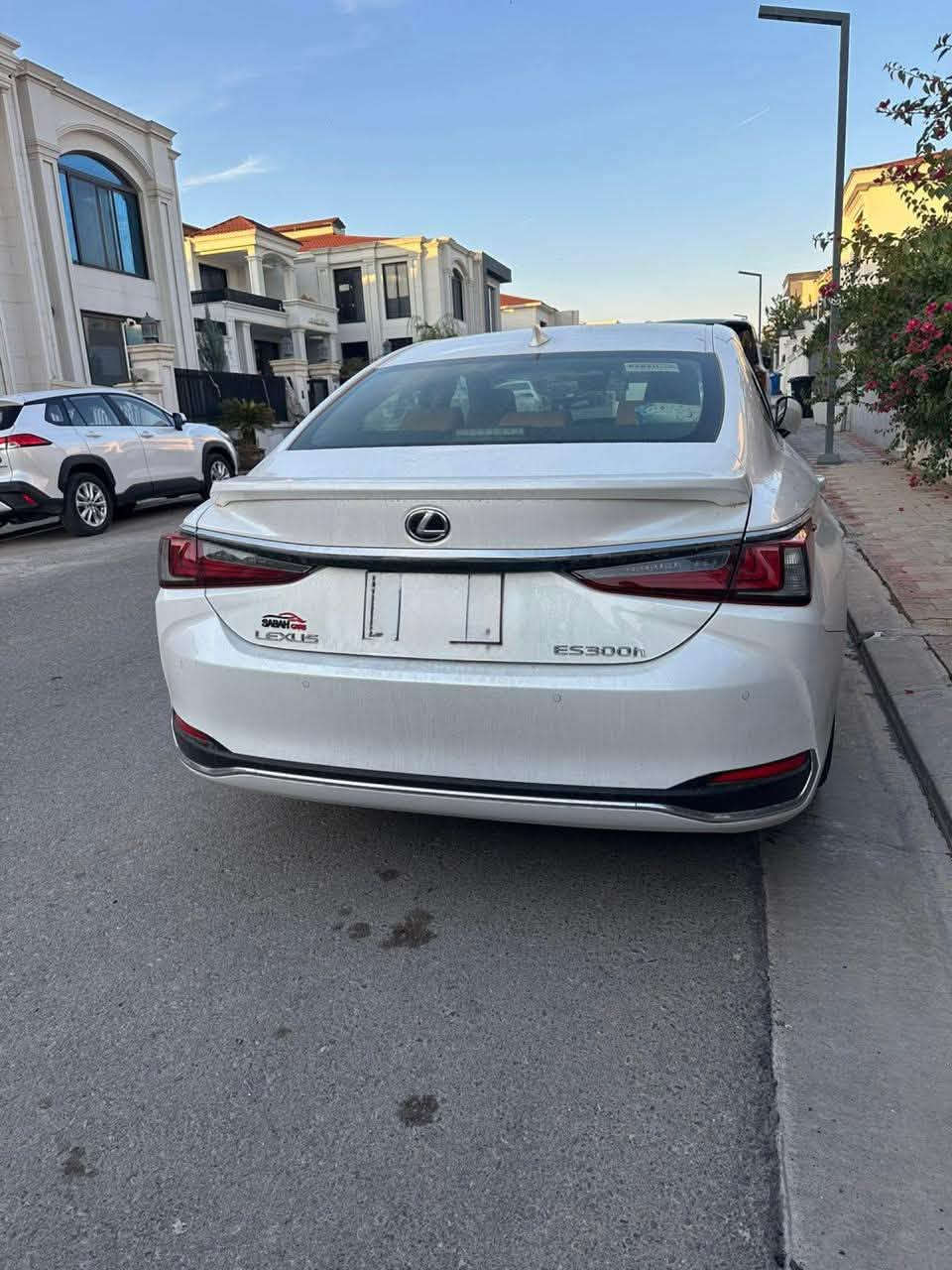 LEXUS ES 300h 2025
وكالة شريكة صباح نعمان خليجي 
مكفولة كفالة عامة مابيها نقطة 
ماشية ١٧ الف كيلومتر 
رقم اربيل بسمي 
مكان سيارة اربيل 
***********
