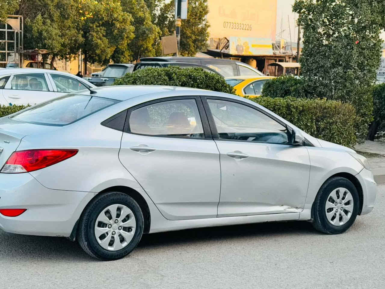 السلام عليكم
هونداي اكسنت خليجي 2017 
مكينه كير حداديه تبريد مابيه اي نقص جاهزه من كلشي سياره جديده بمعنى الكلمه بيه قطعتين رش صبغ بدون ضربه  الباقي مكفولة من كلشي رقم مثنى نكليزي سنويه جديده سعر 77وبيه مجال لاستفسار ***********مكان السماوه المركز
