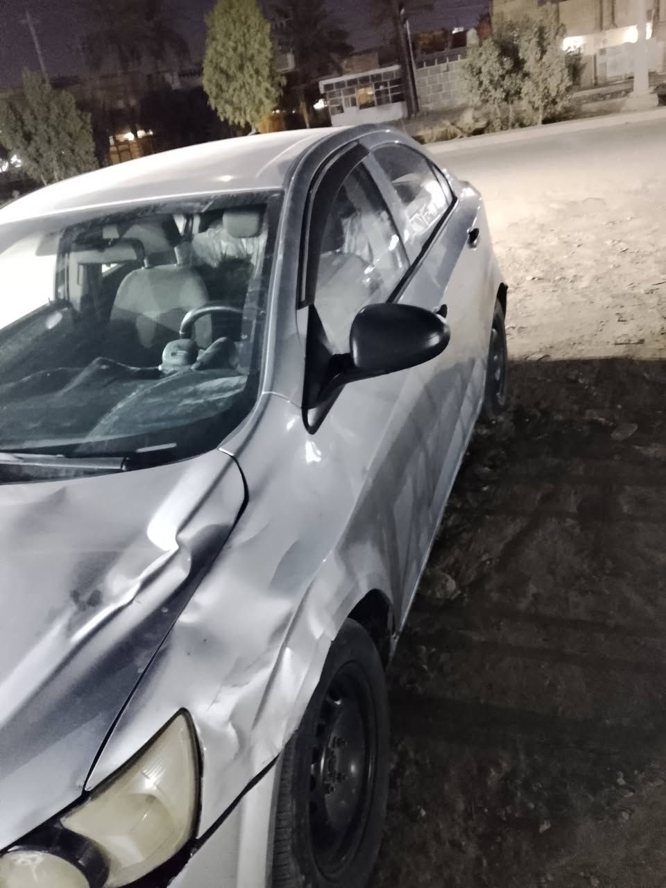 السلام عليكم شوفرليت سونك 2012 السياره 1600 خليجي المرغوب 
محرك جديد لاتنقيص ولا تبخير  تبريد ثلج  السياره جاهزه ترايك وين متريد  السياره بيه الجامغ الامامي جهت السايق وشويه رصعه بلبنيد السياره باسمي رقمهه كربلاء مشروع وطني وباسمي السياره تحويل شوكت متحب  سنويه مجدده لل29  السياره بيه عته بسيطه بلكير  وللعلم الكير جديد ما صارله 6 اشهر من بدلته وكلو شغلته بسيطه 
السعر  58 وبي مجال بسيط  *********** الرقم بي واتساب
