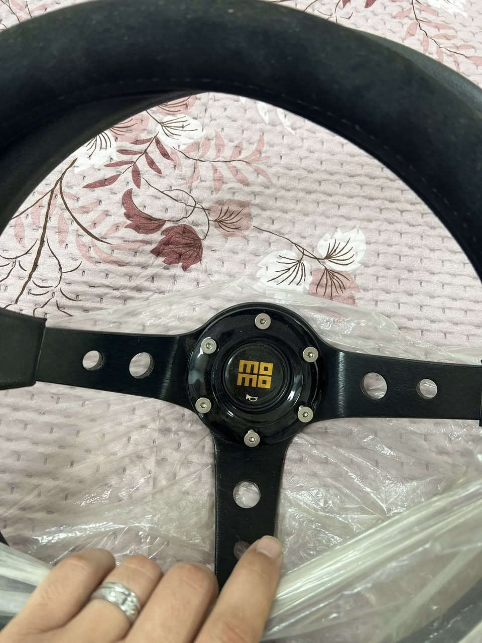 دركه MOMO اصلية بالجيس مامفتوحة حته الغلاف الكنتارا وياها 75 الف مكاني البصرة ***********
