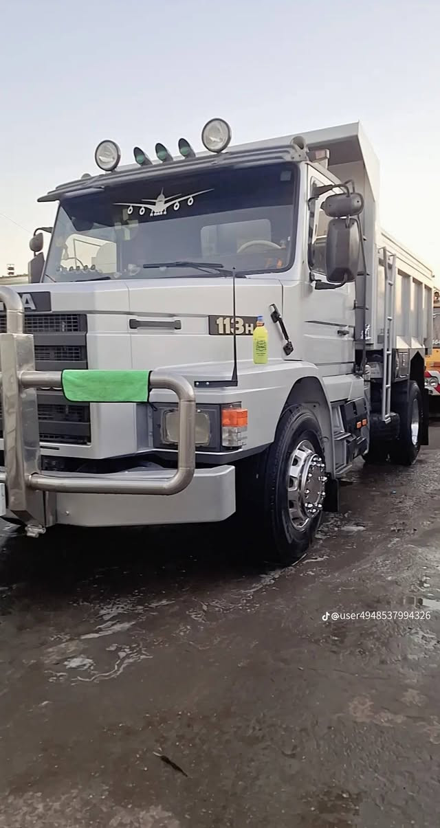 البيع سكانيه بوز ١١٣ مكينه سوده ١٣ /88 كير ٤/٤ رقم بغداد بل سنويه تك قلاب موديل ١٩٩٥ بدي جديد قماره جوبلاس تخم تاير جاهز الشغل مكان بغداد شراي يتصل ***********
