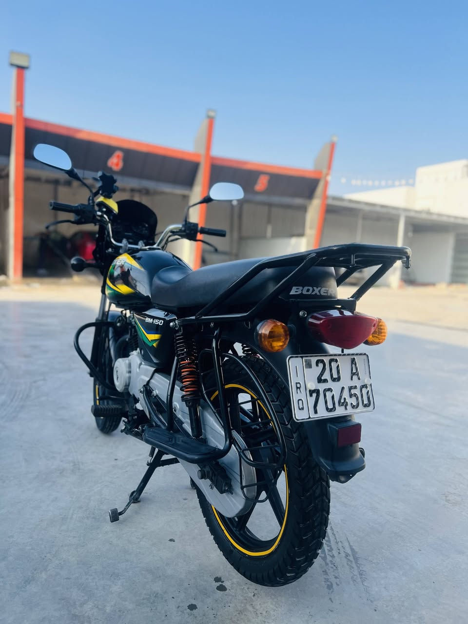 بسم الله
إعلان بيع

دراجة بوكسر كلاسيك موديل 2019 شكل 20 مكفوله من كل شي محرك ناعم ما مفتوح اسبانه ما ممدوده عليه السعر 1600 وبيها مجال بسيط ماشيه 13 الف حقيقي فربيها كل الفيتريه اليعجبوك للتواصل الخاص او الإتصال على ***********
