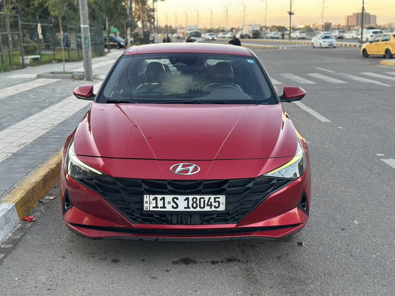 السلام عليكم. 
النترا وارد امريكي موديل 2023
مكينة 2000 دوش. 
حادث خفيف مرفق مع الصور 
السيارة حلوة ومابيها كل نقص. 

- ماشية 70 مايل فقط
مواصفات السيارة. 
- عداد دجيتال. 
- بصمة تشغل وابواب ونظام تشغيل عن بعد. 
- شاحن واير لس. 
- فول تحكمات ستيرن. 
- رادارات امامي وخلفي وجانبي. 
- سياقة ذاتيه. توقف ذاتي.             تعديل مسار. 
- تحذير طرق متعرجه مانع انزلاق بريك Abs. 
- گير ثمن نمر. 
- هاند بريك بصمة. 
- تلث انظمة قيادة عادي وسمارت وسبورت. 
- شاشة كار بلي تدعم الخرائط. 
- اريل نفكيشن. 
- صندوق ذكي. 
- لدات نهاري امامي. 
- ⁠لايتات زينون. 
- انارة ترحيب جانبيه للأبواب. 
- تبريد قطعتين مناخي. 
- نقطة عمياء. 
- حاكية اتصال. 
- شاشة جبيرة وكامرة دوارة.  
- تدفئة كشنات امامي. 
-تبريد بيانو
السعر155وبيه مجال
***********
