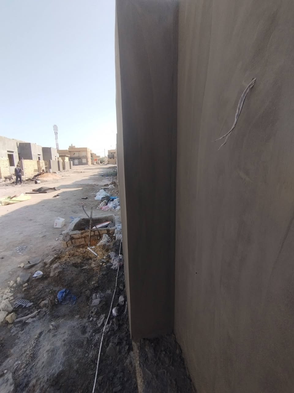 سلام عليكم 
متفرغين لأي عمل 
عملنه على اليزر والكبان حسب طلب ابو البيت 
لباخ سمنت 
صطار جص 
بورك درجه اولى 
نثر خشن وناعم 
طلس سمنت وكذلك بماده 
تقطيع سمنت واجهات
بالخدمه/ عملنه يومي وقطعي وعلى المتر 
هذا رقمي/***********
