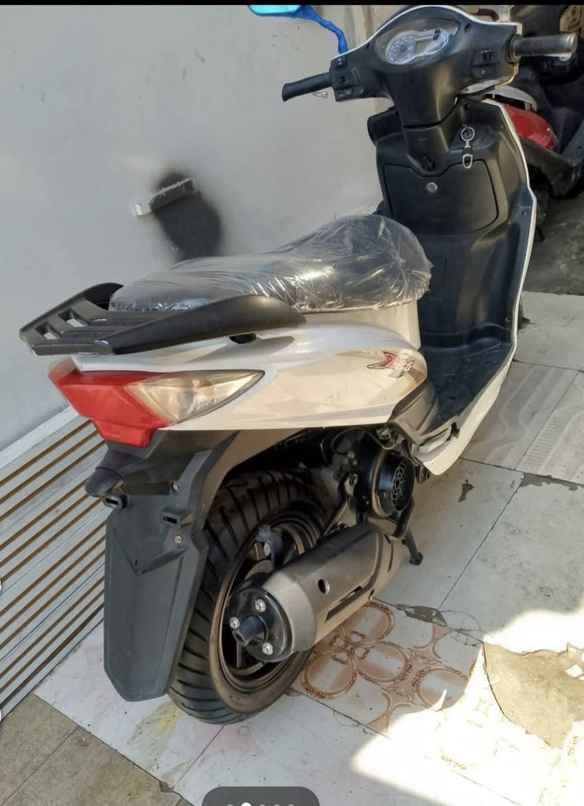 السلام عليكم 
ماطور سايم جبلي نضيف جدآ للبيع ماشي ٢٢ الف مكمرك كامل وحاليا مفتوح التسجيل عليه بعده على وضع الشركة برغي مو مفتوح بي السعر ١٢٠٠٠٠٠ مليون مو ميتين وبي مجال
***********.
