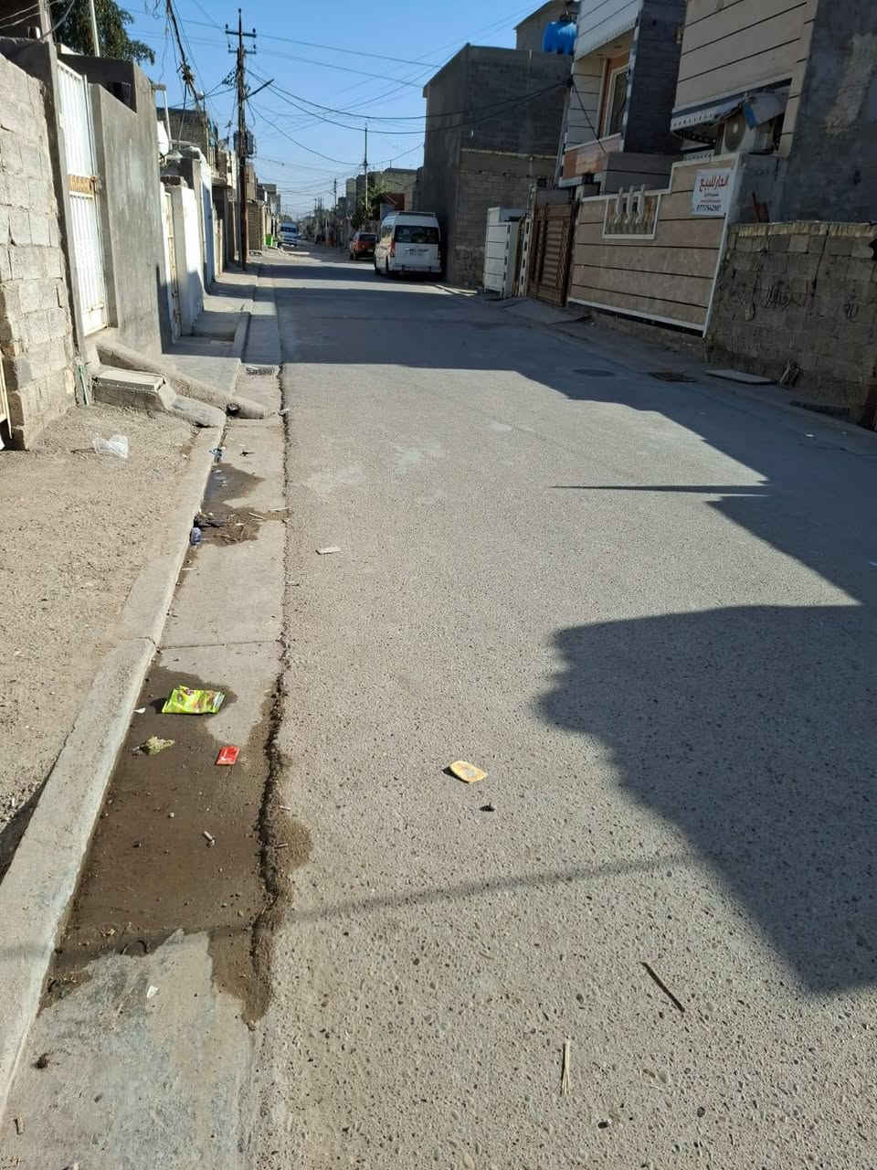 السلام عليكم الدار للبيع  طابقين مساحه ٢٠٠ متر حي البساتين حي السلام  قريب الجسر السعر ٨٠ أو بي مجال الاتصال على هذه الرقم  ***********
