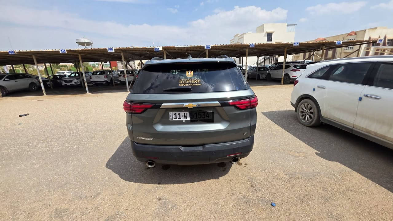 السلام عليكم 
المركبة : شوفرلت ترافرس موديل   2023 LT رقم بغداد انكليزي 
رقم الشاصي : 1GNERGKW1PJ158591
مكان السيارة: ميسان 
_______
المواصفات 
✅ شوفرلت ترافرس 2023
✅ محرك 6 سلندر 3600 VVT
✅ حادث امريكا حلو مرفق صور ورقم شاصي وهنا بالعراق صار بيه حادث بنفس الجاملغ الايمن وتم تبديله وصبغه بدون دواخل 
✅ ماشية 46 الف ميل
✅ اربع بصمات للابواب 
✅ لايتات زينون اصل 
✅ كاميرا خلفية دوارة مع الستيرن 
✅ منافذ USP & AUX
✅ رادار امامي مانع تصادم واعطاء تنبيه مع حساسات خلفية
✅ مانع إنزلاق
✅ توقف ذاتي 
✅ اطفاء المحرك ذاتي بالازدحامات
✅ شاشة دشبول كبيرة تدعم الكار بلي واندرويد اوتو
✅ تحكم ستيرن جهتين متكامل الايعازات
✅ سايد بريك بصمة 
✅ تبريد السيارة 3 قطع منفصل
✅ يوم امس بدلت دهن المحرك وسويت سونار مرفق بالصور
✅ وبعد بيه هواي مواصفات
✅ الله شاهد السيارة جاهزة من كل شيء ماتصرف عليه شي
✅ للمزيد الاتصال *********** 
✅️السعر 250$
