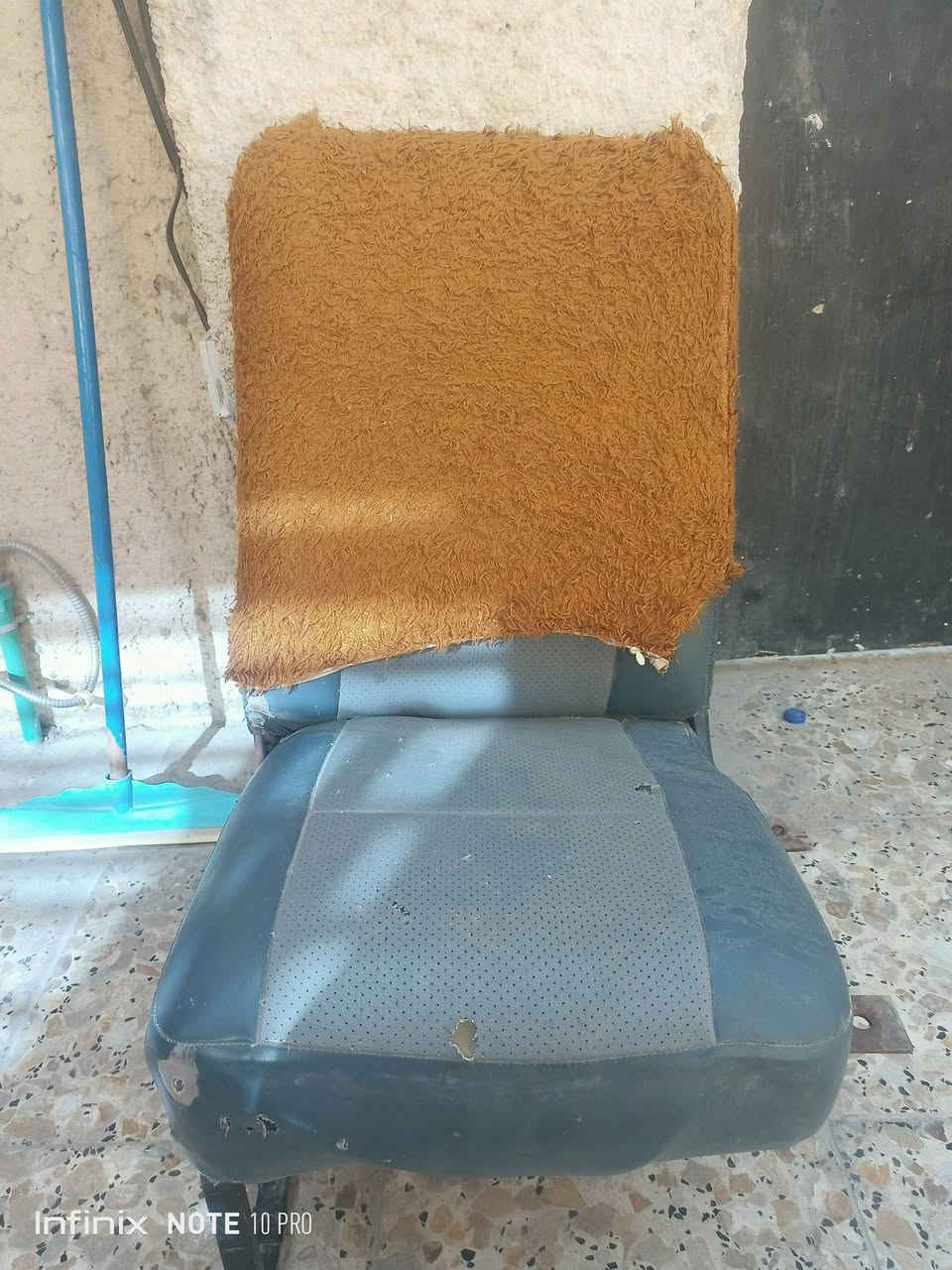 السلام عليكم كرسي اظافي نيسان يورفان عاليه 50 الف ليحب يتصل ***********
