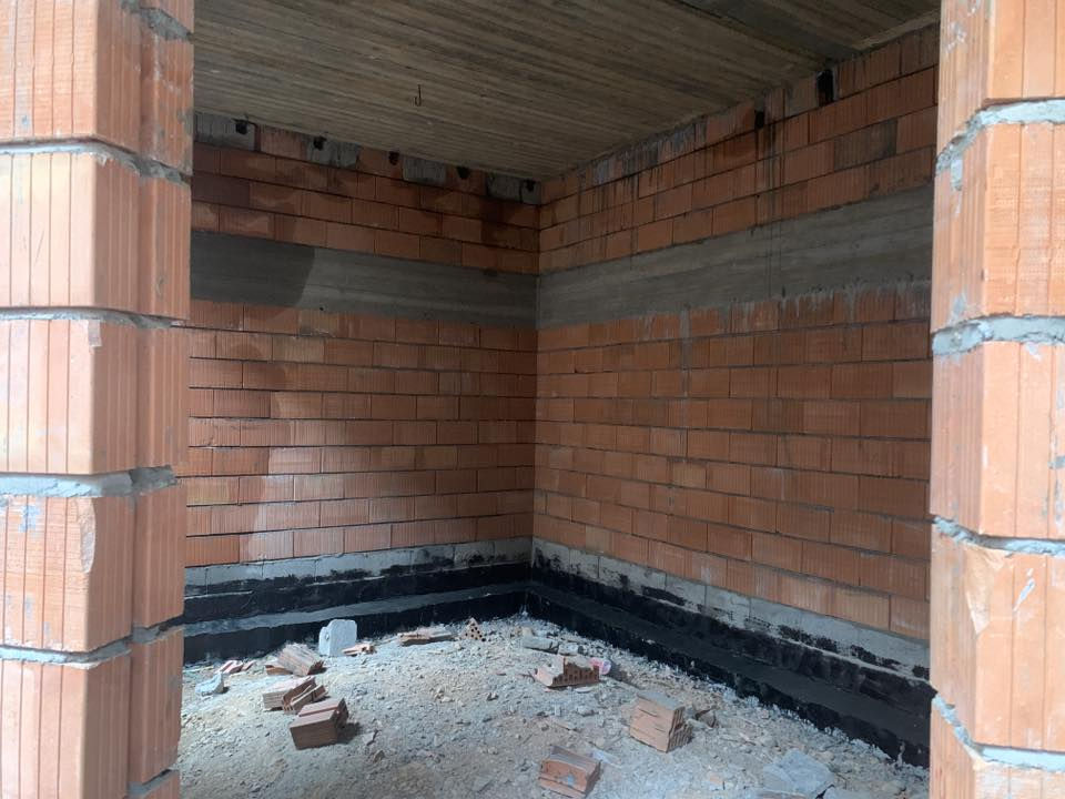 السلام عليكم 
بيت البيع 
موقع البيت حي فلسطين
مساحت البيت 180 متر 
البيت طابق واحد 
بيت متعوب عليه مثل مشوفون 
جنس العقار طابو صرف 
يتكون البيت ستغبال + مطبخ حار وبارد+ صاله + وغرفت نوم وحده الستفسار اكثر ***********
