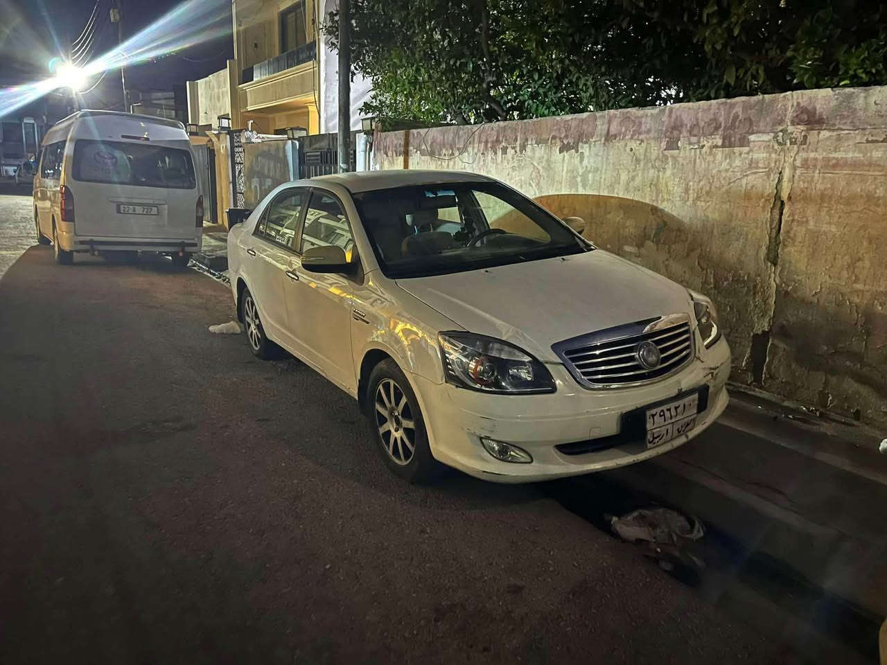 جێلی مۆبل ٢٠١٤ پێشو پشت کەپر تەنها ١ شوێن سادە کوتە .abs چوار جام کارەبای .تەبدرت گێر مەکینە بە شەرت .کەمک کال بوونەوەی هەیە مالی فەقیریە  ٢ملیۆن خەرامەی لەسەرە .داوای 54 دەکەم کەمەک مەجالی برایەنی تێدایە زۆر کەم .عاز ی ایتالی لەسەرە.
*********** أربيل, العراق
