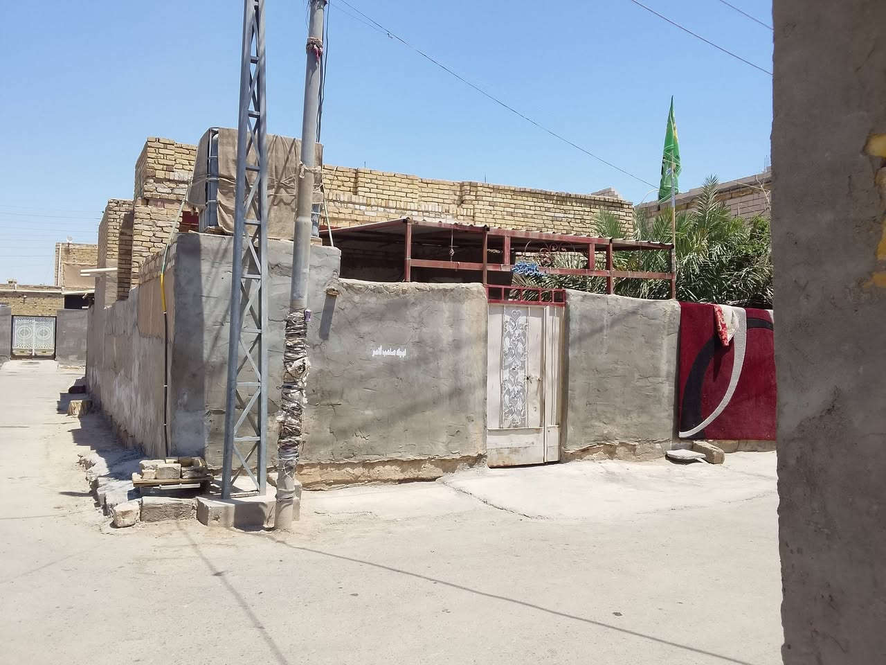بيت 220متر للبيع منطقه الدوانم حي السلام ركن على شارعين ‏ الاتصال ‪***********‬‏
