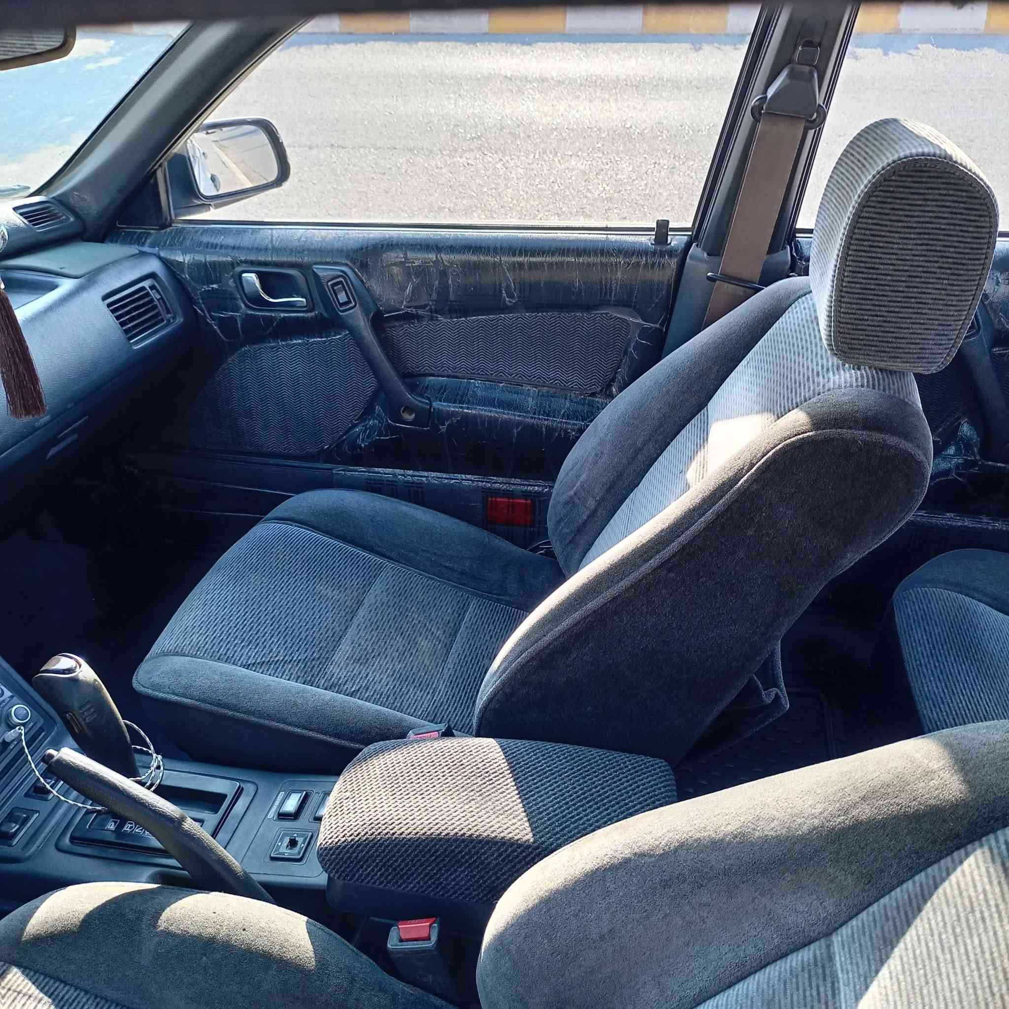 سلام عليكم سياره مسيبوشي موديل 93 سياره فول كلها ع بلاد ميكنه وكير بلاد كير أوتو تبريد تدفئه حداديه كامله مكمله فتحه سقف صبغ بلاد بدون ظربه ماعده طخه صغيره بعد مابيها شي تخم تاير جديد داخلها كلش نظيف،،، سعرها 60 وبيها مجال كلش قليل اذا عجبك السعر اتصل *********** مكاني ديالى
