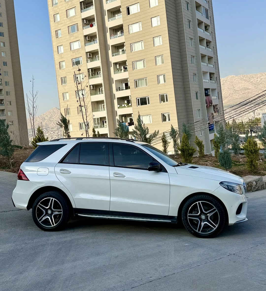 Mercedes-benz  2016
GLE 350 AMG
V6 تنفيس طبيعي
سياره داخله كلين هنا صاير بيها ٣ قطع صبغ بدون دواخل
ايرباك راجع سيستم بلادي
گير محرك مكفول
سياره فول فول موصفات
فتحه سقف
لايتات ليد بلادي
يك لايت ليد
فجوج AMG
سوكان AMG
كوشنات جلد تدفيه
ستيرين تدفيه
سياره فور ماتيك
٥ كاميرات ٣٦٠ درجه
رادارات امامي خلفي و جانبي
تايرات وياله جدد 
صدر امامي خلفي كامل
صندوق شفط
دبل ماوس
شاشه كاربلي
اشاره ترحيب
جكات 
سماعات برومستر
ماكو ولا علامه على دشبول
هزه سنويه جدد لغايه 2030
بسمي تحويل وكاله شرط
مكان سياره دهوك
سعر 212 و بيها مجال مراوسه حسب قناعه
واتساب ***********
