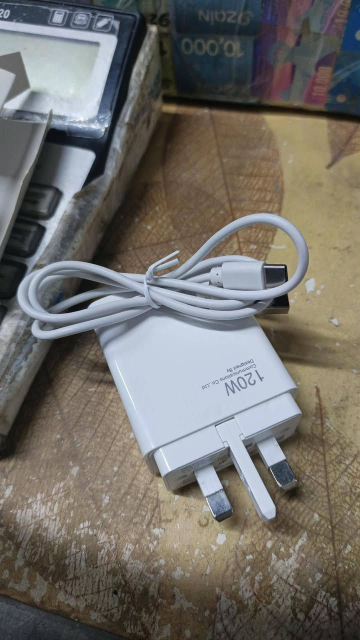 السلام عليكم
شاحنة جديد 120 واط 
سعر 10 مع توصيل


**إذا كنت صاحب هذا الإعلان وتريد حذفه لأي سبب، رجاءا أرسل رسالة إلى الدعم الفني**