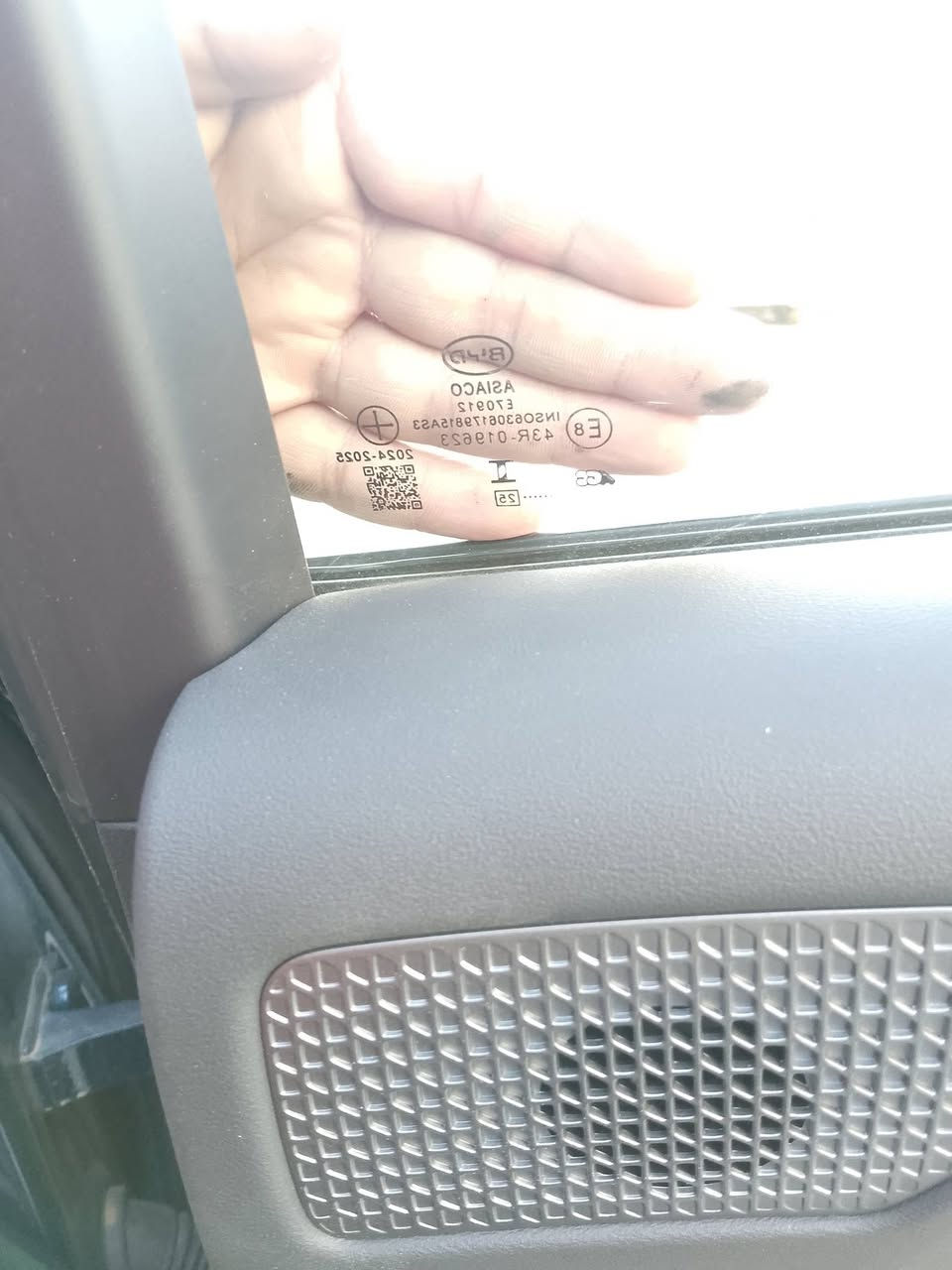 جميع نواع زجاج اليسارات القديم ولحديث نقل وشدداخل بغداد مجانن
وبنسب السعار رقم الهاتف ***********
