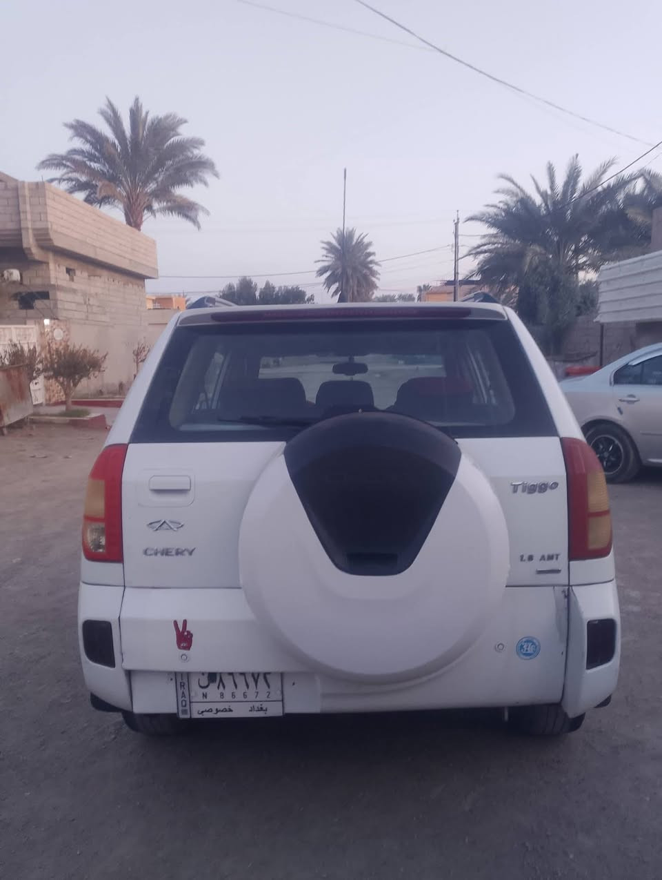 سلام عليكم تيكو 2013 مكفولة كفاله عامه من الحادث وصبغ وتبديل عله وضع شركه مكينه كير مكفولات 
صدر أمامي خلفي جديد تبريد ثلج جاهزه سياره 
رقم بغداد الماني تحويل ثاني يوم 
سياره جاهزه بدون كل نقص السعر (52) بيها مجال 
مكاني ديالى بعقوبة رقم هاتف ***********
