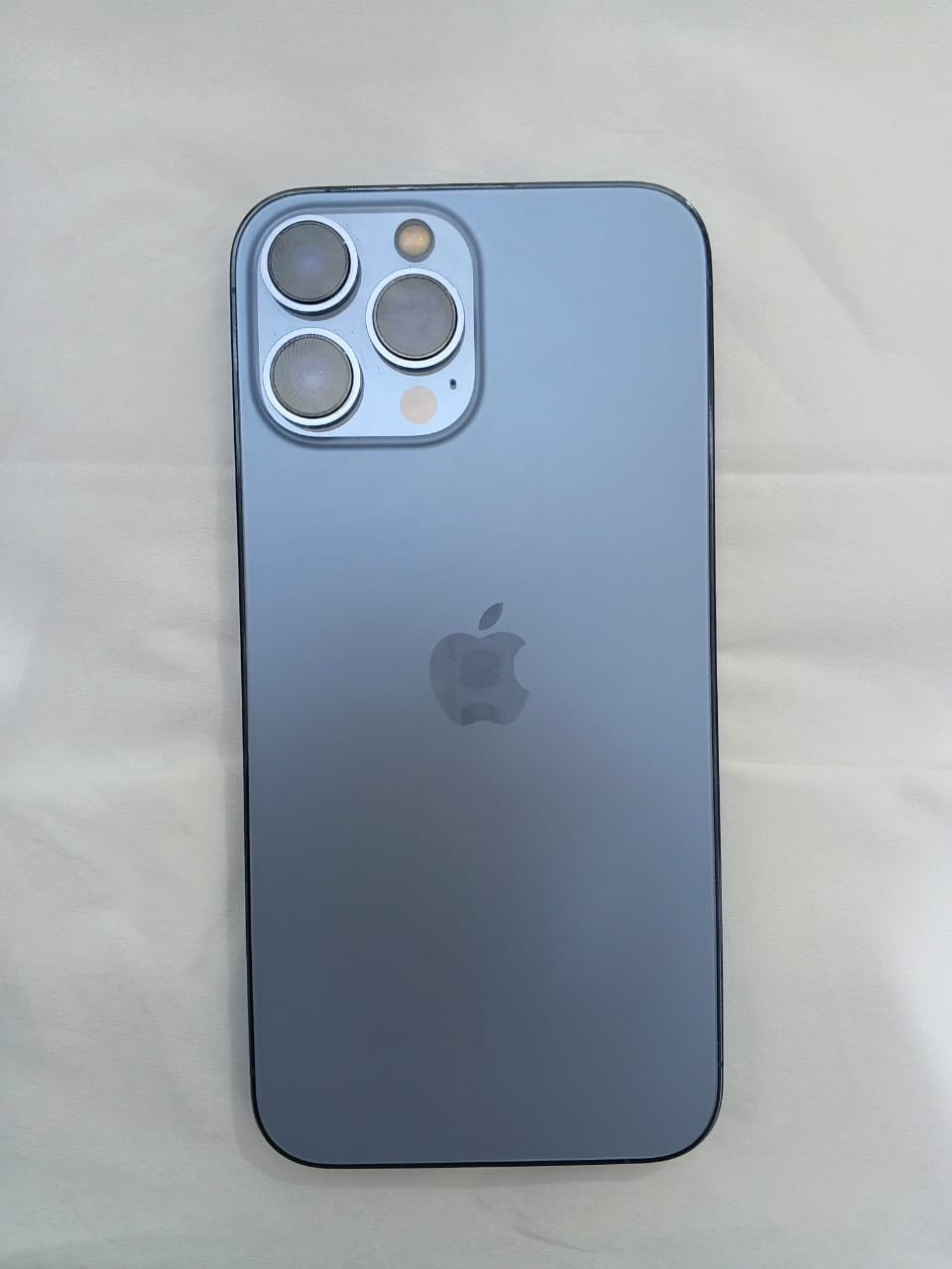 سلام عليكم شباب بنات جهاز 13بروماكس 
فول فول نضافه شخطه مابي البطاريه87
الذاكره 1تيره يعني الف  والله جهاز يخبل تعالو وفحصو 
فول نضافه لونه بحري الي يريده يتواصل رقمي***********
