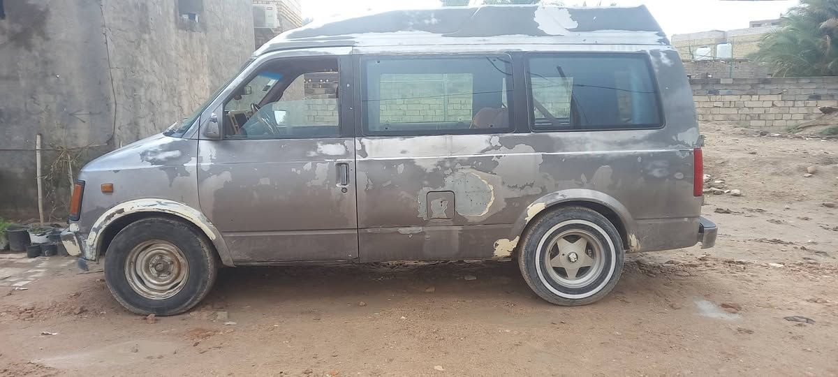 شيوفر موديل ٩٢ جاهزه محرك قير حدادية سعر ٢٥ ورقة المكان الناصرية مركز المبايل
٧٨٠٣٤١٩١٩٠


**إذا كنت صاحب هذا الإعلان وتريد حذفه لأي سبب، رجاءا أرسل رسالة إلى الدعم الفني**