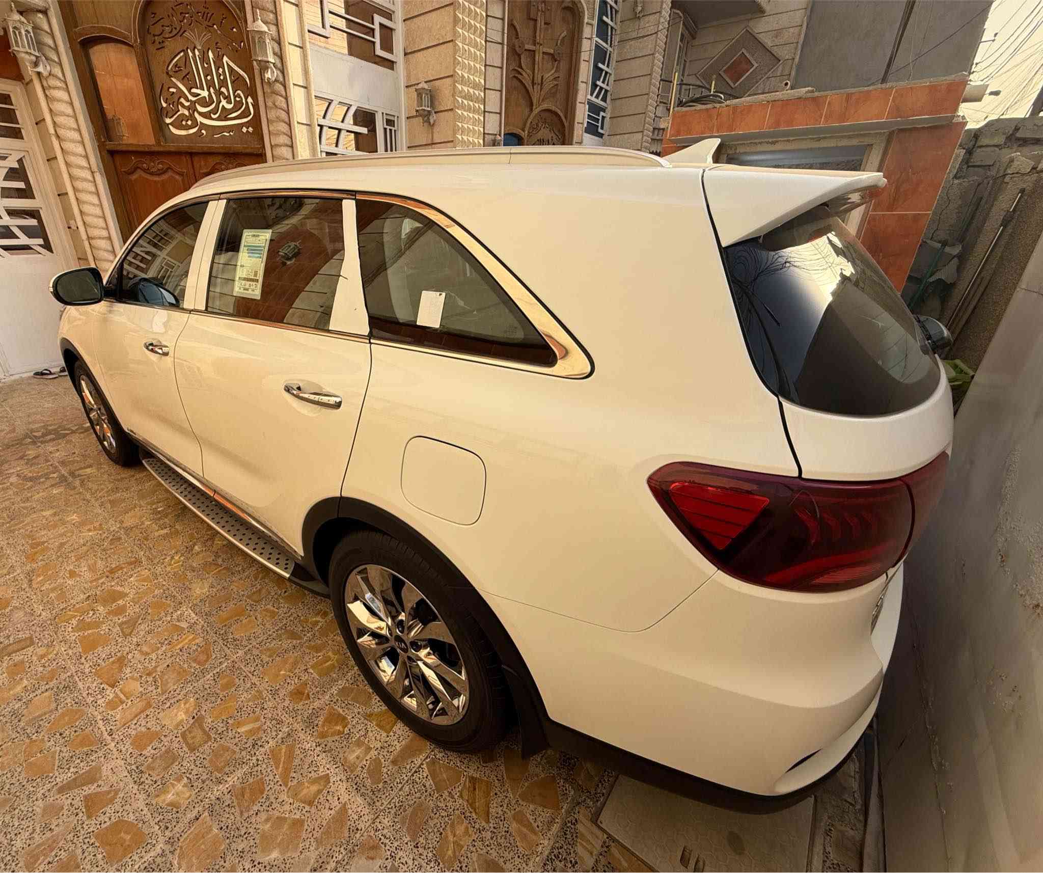 السلام عليكم 
كيا سورنتو موديل ٢٠٢٠
فول مواصفات جي تي لاين 
السياره جديده كلش ريحه الشركه بيه
ماشيه ٢٥ الف كيلو
للتواصل الاتصال على رقم الهاتف 
***********
متوفر واتساب واتصال بغداد, العراق
