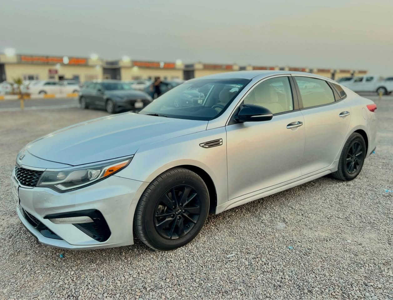 سلام عليكم
للبيع سيارة اوبتما 2019 وارد امريكي 
رقم اربيل وكالة تحويل بخدمتك
شاشه كبير لمس ✅
كامره دواره ✅
تحكم جهتين ✅
 مثبت سرعه ✅
تحديد مسار✅
مانع نزلاق ✅
 حساسات خلفي+ جانبي
شاحن UDB✅
منفذ AUX 
شاير مري ✅
مكينه وكير+حداديه=كفاله 
 تخم تاير جديد جواها 
حجم محرك2400 GDi
السيارة مال عائله تاخذه ما تصرف اي شي عليها 
مكاني البصرة / كرمة علي 
سعر155 وبي مجال قليل جداً 
الاستفسار*********** واتساب 🟢.
السياره بدون حادث وصبغ وتبديل كفاله عامه 
فقط ضررها من امريكا الدعامية الامامية
ادخل ع السونار وشوف
السياره ماشية 68 البصرة, العراق
