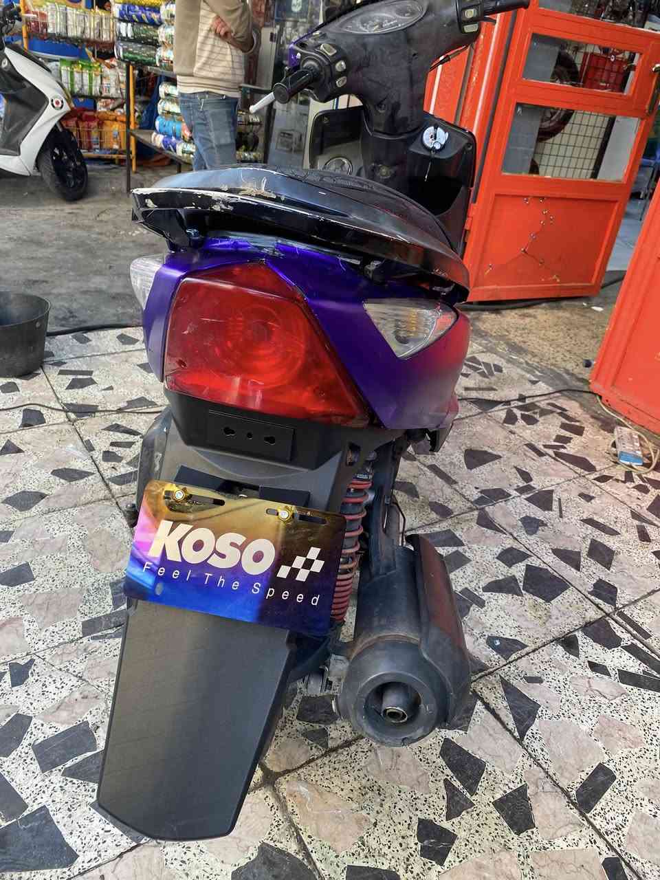 السلام عليكم ثعلب للبيع دراجه كفاله عامه رمبه مكينه بلاديه مكفوله نضوح وتبخير وتنقيص دراجه فول نعومه توكف يمهه متسمع صوتهه كهربايات كلهه شغاله دراجه مابيه نقص برغي شغل واطلع سلف هندر لايت بكلايت هورن دراجه شلعه معدل كفرات مغلفه لونهن جارد فقط تغليف درجه أولى رايدهه ٦٥٠ مكاني اعضميه ***********
