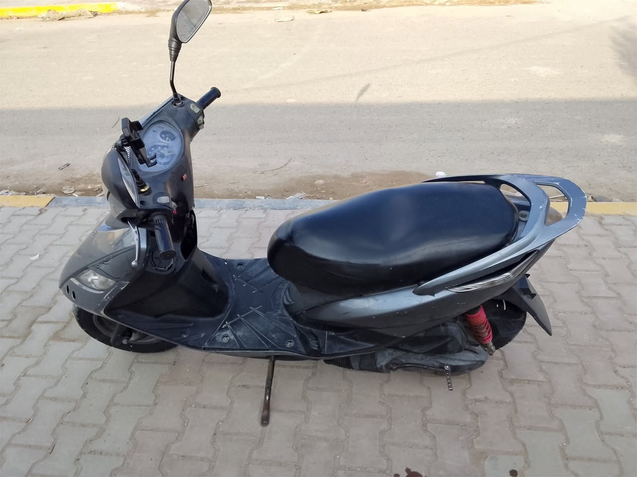 سلام وعليكم دراجه ماكس ثعلب دراجه مكفوله من كلشي اي نقص مابيه مكان بغداد المنصور سعره 700 وبيه مجال ***********
