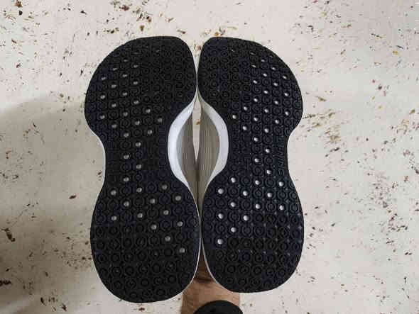 Lining 
Soft cool
موديل 2025
غير مستخدم
طركة فووم جلاتين طبي 
قياس 41
للحجز خاص او واتساب ***********

وهذا رابط صفحتنا
https://www.facebook.com/profile.php?id=61550103964185&mibextid=ZbWKwL
