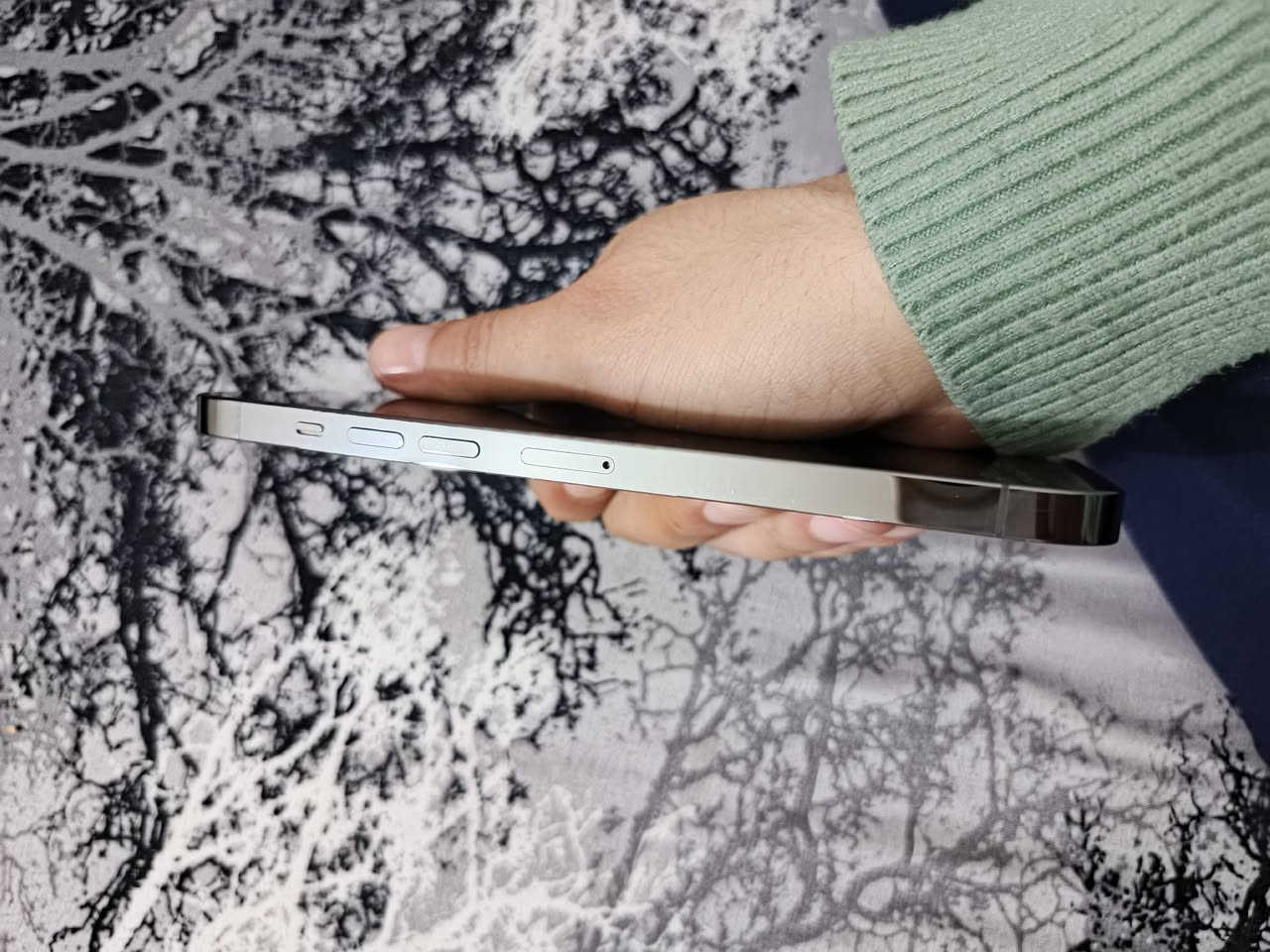 للبيع ايفون 13 برو ماكس
جهاز جديد وممفتوح ع ايدي مكفول 
جهاز مال بيت يعني نظيف ويخبل
بطارية 77 مكفول من الفتح 
السعر 650 وبي مجال بسيط 

مكاني الامين الثانية 
***********
