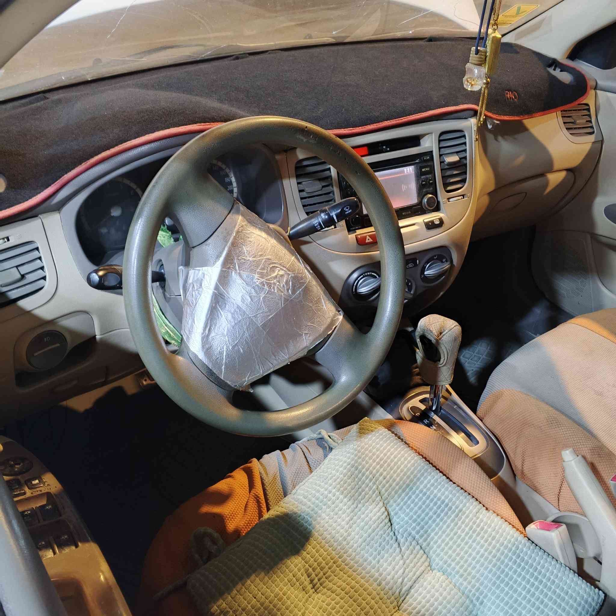 السلام عليكم
كيا ريو 2012 بسمي سنويه لغايه  2029 رقم جديد الماني رقم بصره بيها هاي ضربه موضحه بصور ضربه خفيفه بيها خيط تبخير سياره تبريد شغال سياره مابيها خياسات سياره أحله من صور السعر 85 ورقه 
***********
