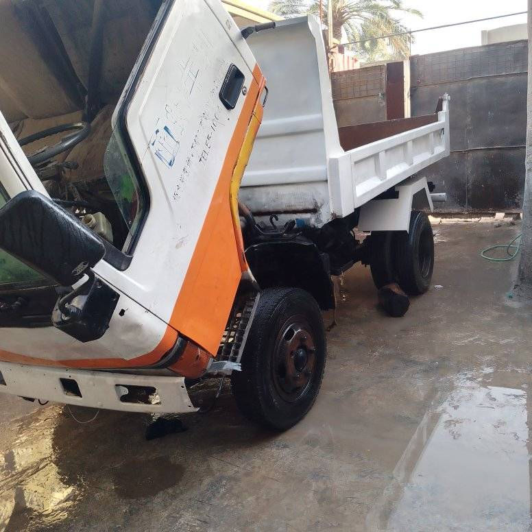 السلام عليكم 
للبيع كنتر عظم موديل 93 
شاصي مكفوال بلادي قلاب مكينه جديدة 
عينه وصينيه جديد 
بدي جدي 
***********
