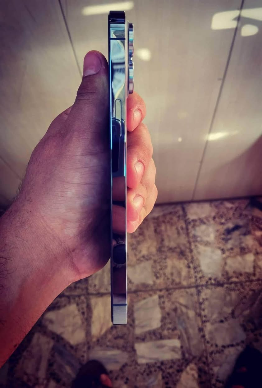 13 برو 

جهاز جلخ مالت كفر مابي شرط وتر بروف ميعبر هوه جهاز شرق اوسط ويه كارتونتو اطبق الكرتونه وتاخذه 

نظافة 100‎%‎

 ذاكرة 128 

بطارية75%

دبل سيم 

نموذج ZA/A

شراي تعال خاص او اتصل 

***********

سعرو550وبي مجال
