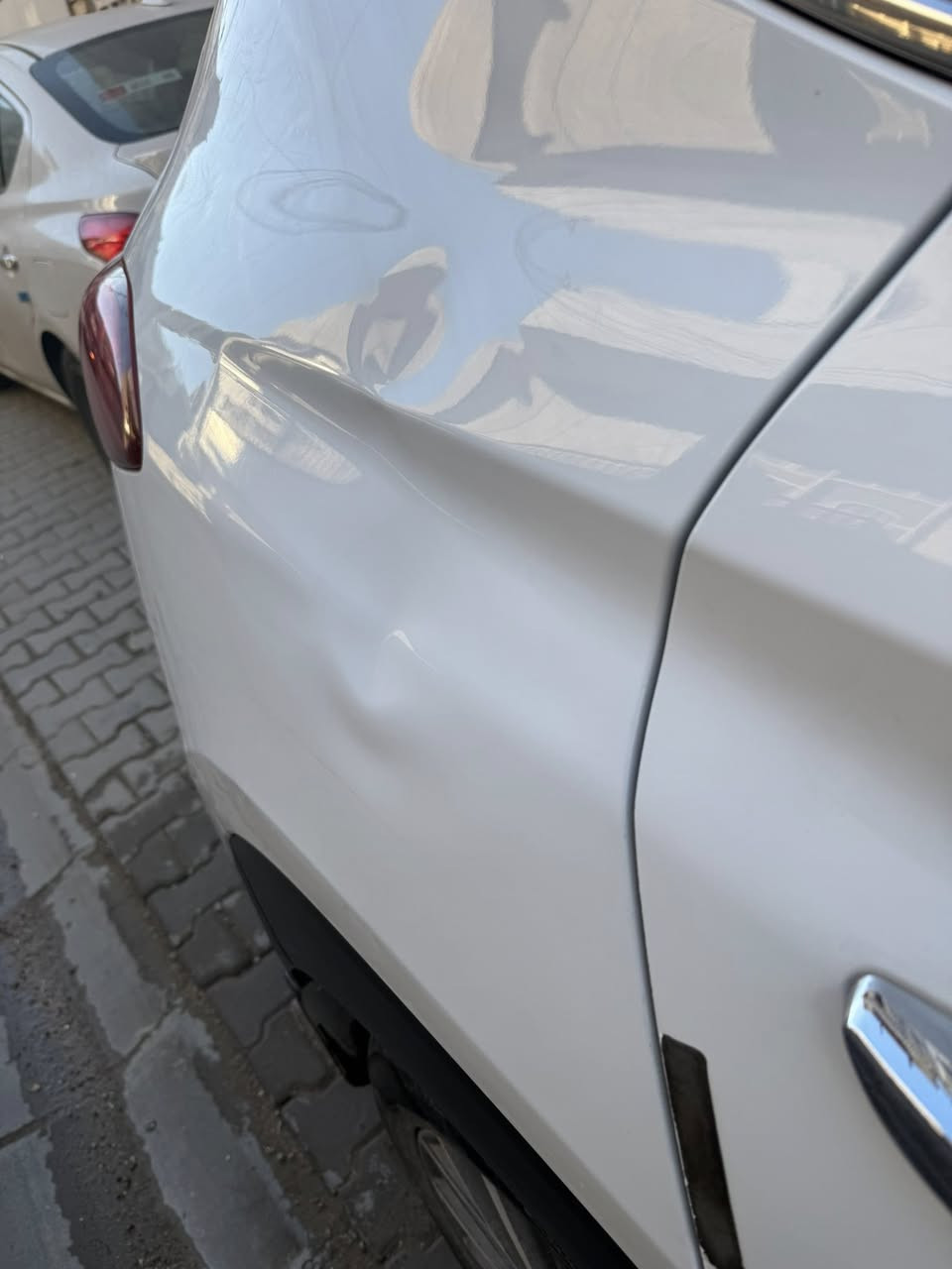 السلام عليكم
هيونداي توسان 2019 خليجي كفالة

 مواصفات :

ماشية 86 كيلو حقيقي 

سايد بريك رجل 

كرسي كهربائي 

لايت عدسه

كراسي جلد

ويل 18 

مري شفط

شاشه ابل كاربلاي 

محرك 2000 دوش

رقم بغداد 

مكاني بغداد الكرخ

((((((((السيارة بيها طعجه  بالجاملغ الخلفي مو حادث بس اطفال ديلعبون وواحد دفع الثاني وصارت
والدعاميه الخلفيه مصبوغه )))))))

سعرها 195ورقه  

للاستفسار اكثر ***********
