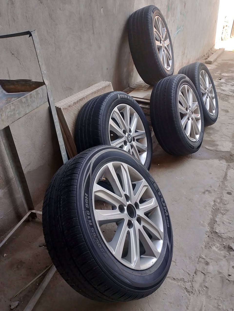 للبيع تخم 5قطع اصلي حجم 16/55/205 مكان نجف التايرات نص عمر تصال على الرقم ‬‭0789 030 6324‬
