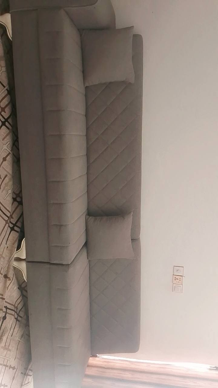 السلام عليكم ديوان عدد 2عشرين مقعد جديد للبيع العنوان الاسكان الصناعي النزلة الثالثة والسعر مناسب كلش مستعجلين على بيعتة


**إذا كنت صاحب هذا الإعلان وتريد حذفه لأي سبب، رجاءا أرسل رسالة إلى الدعم الفني**