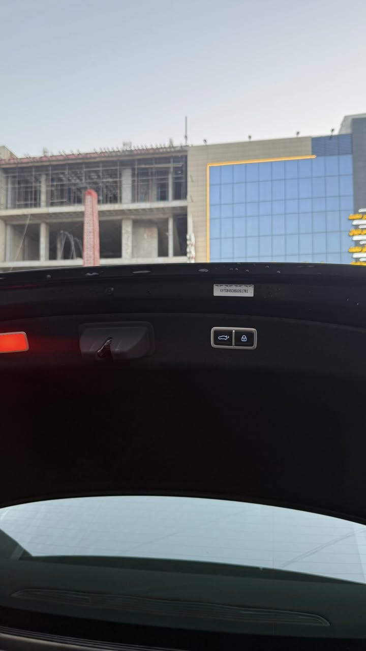 جينسس g80 موديل 2025
اربعه سلندر 2500 توربو (300 حصان )
وارد امريكي حادث جداً بسيط 
داخله كتاب شهداء رقم بصره سنتين وتتحول 
(الضريبه مدفوعه مقدماً )
السياره فئه جديده اسمها ADVANCED تجي دفع رباعي
فول اوبشن للأخير لكن مو برستيج باقي المواصفات كامله بيها 
رادارات محيطيه + كامره خلفيه 
بانوراما + برده خلفيه 
عداد شاشه متصله ؏ طول الدشبول 
كير ماوس + ماوس تحكم بالشاشه 
اوتو هولد + هاند بريك كهرباء 
نضام اوتو ستارت + حساسات امامي + خلفي 
قياده شبه اليه + رادار امامي تفاعلي + رادار جانبي تفاعلي 
تحديد مسار + نضام مانع تصادم 
مانع تصادم خلفي + جانبي 
نقاط عمياء تفاعليه تتوقف السياره عند الخروج
داخل لون اسود جلد + تبريد وتدفئه كشنات اماميه 
تدفئه كشنات خلفيه + تحكم خلفي بالتكيه 
تحكم بالتبريد شاشه لمس + تبريد منفصل عن الخلفي
كشنات كهرباء اماميه + جام 4 اوتو 
لد داخلي بلادي ؏ طول السياره 
صندوك كهرباء 
نضام ترحيب بالمرايا الاماميه + مرايا جانبيه قلاب عند الرجوع
ترحيب عند الدخول للسياره بالكشنات 
ستيرن كهرباء + دخول بدون مفتاح لمس من اربع ابواب
السياره بيها مواصفات هواي والجناي يعرفها تجي مباشرتاً اقل من البرستيج ماتفرق عن البرستيج ابداً بس الكامرات
فول السياره وحادثها فقط دعاميه تبديل وجاملغ تبديل نفس اللون تفصيخ شرط البدي بدون قطره صبغ
تصليح درجه اولى وشد بلاد ومصروف على السياره هواي
والسياره ماموجوده لحد الأن اول وحده تدخل عالميناء 
سعرها 372 ورقه 
37,200$ وبيها مجال بسيط
رقمي : ***********
العنوان البصره 
الي ماتعجبه السياره او السعر يعبر المنشور 🙏🏻🩵
