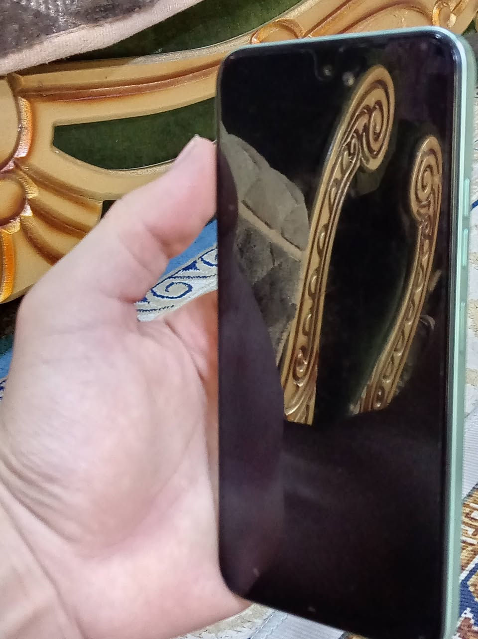 السلام عليكم الجهاز للبيع 
*اسم TECNO SPARK 30C*

*المواصفات:*

- اسم الجهاز: TECNO SPARK 30C
- الطراز: TECNO KL5
- وحدة المعالج المركزية: Helio G81
- الذاكرة العشوائية (RAM): 4.00 GB + 4.00 GB (ذاكرة وهمية)
- الكاميرا الخلفية: 50 ميجابكسل ثنائية
- الكاميرا الأمامية: 8 ميجابكسل
- البطارية: 5000mAh
- الشاشة: 720×1600
- نظام التشغيل: Android

*الحالة:* جهاز جديد ، على وضع  الشركه متوفرة كل لملحقاته 

*السعر:* 250,000 وبيه مجال   
*الموقع:* (بغداد عبيدي )

*طرق الاتصال:*
- الهاتف: ( *********** )

*ملاحظة:* ممتواجد واتساب
