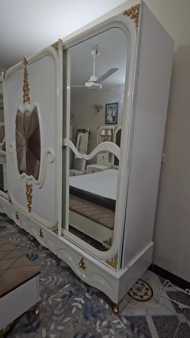 غرفه نوم تسع قطع ابو البيبان سعره مليون ويا شد وين نقل؟》***********》***********》
