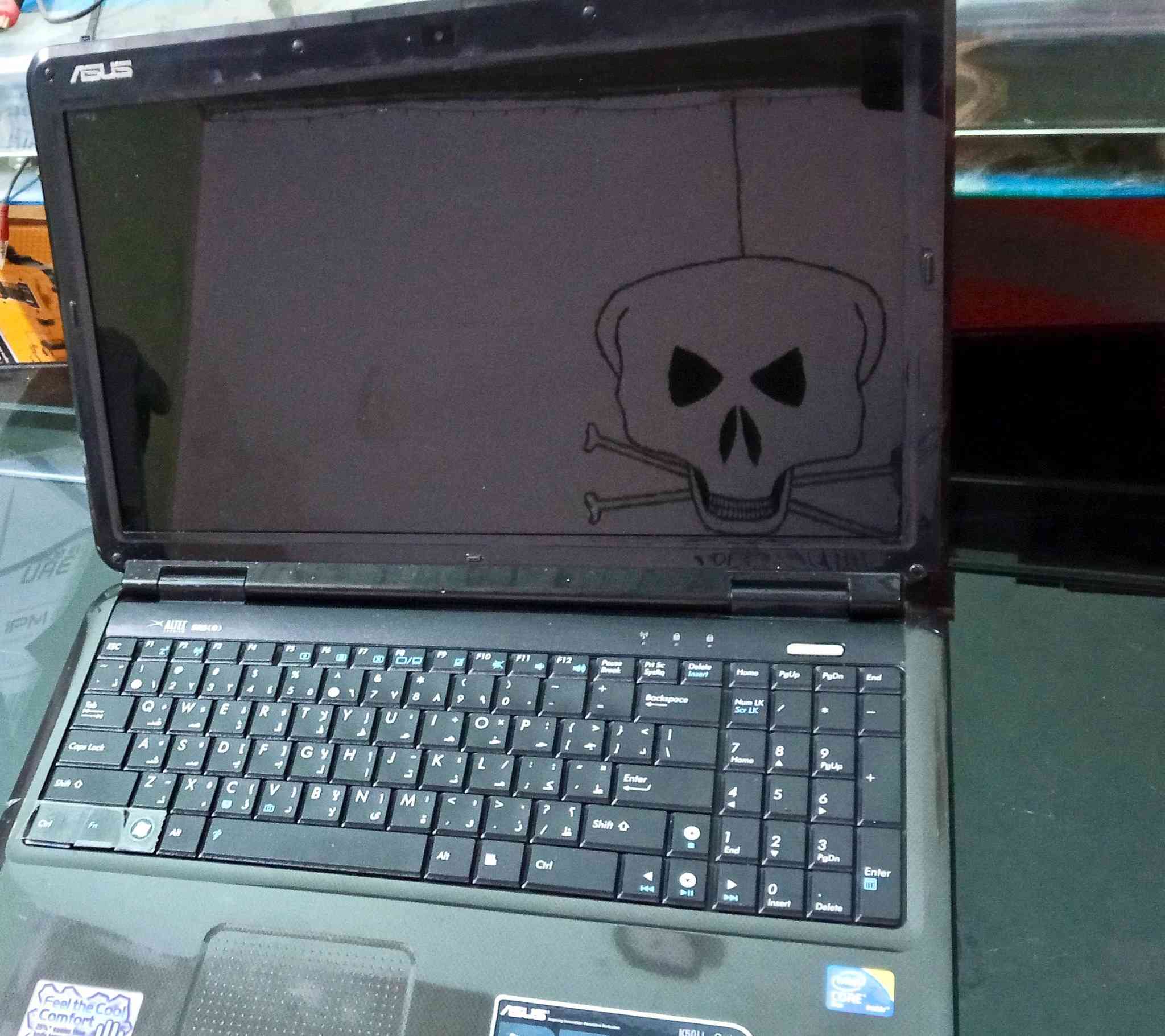 لابتوب asus للبيع
السعر 75 
ذاكرة التخزين 300
واتس اب ***********
