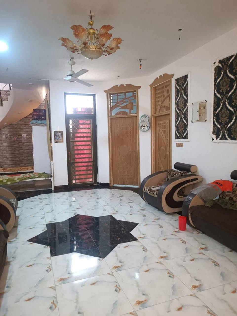 دار للبيع طابو ملك صرف الموقع شارع 80 خلف مشروع الماء قرب مجمع السلام السكني المساحة 200 متر غرف نوم هول صالة مطبخ ومجمع صحيات عدد 2 للاستفسار مكتب النبل للعقار والبناء والهندسه
*********** واتساب 
***********
