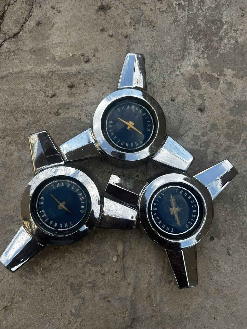 ‏السعر 300 ￼.   ***********
