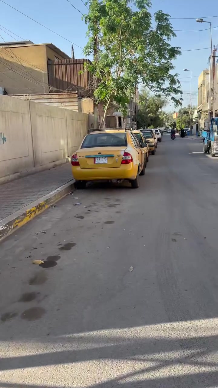 سلام عليكم شقتين  للبيع المساحه 85 متر منطقه الكويتي قرب مجلس بلدي الشقه تحتوي على صاله +مطبخ +غرفه +خدمات للاستفسار الاتصال *********** &*********** او مراجعه مكتب جاسم ابو عبدالله
