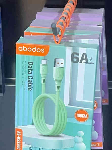 #المملكه الالكترونيه توفرلكم كل انواع واحجام كيبلات الشحن 🔌🔋والشاحنات الاصليه يمنه تخبل ومضمونه زورونا بمركزنا نورونه 💥او تحبون تطلبون راسلونه وتساب ***********وتدللون زبائنا الكرام
