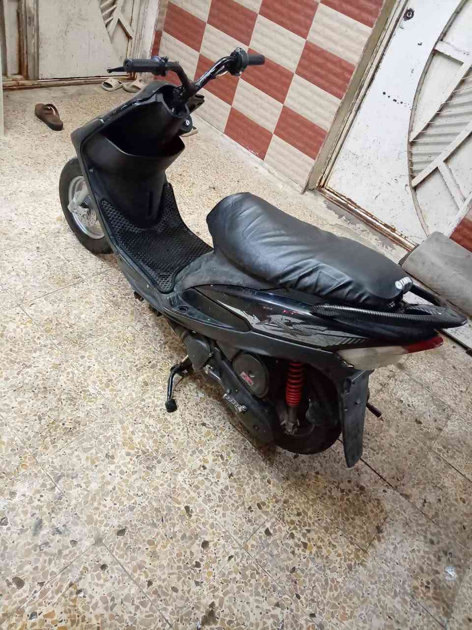 سلام عليكم دراجه لبيع ماكس عدله دراجه نضيفه مفتوحه السعر 350قفل شلعه ومعدل هندر المكان بصره نواب الضباط مقابل مستشفى العسكري رقمي ***********
