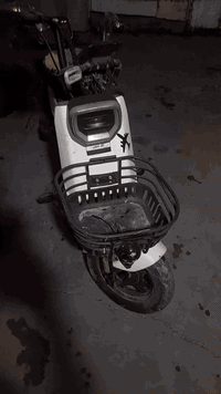 السلام عليكم دراجة شحن للبيع بطارياتهة تعبانة وسليتكر عاطل (دراجة متروكة)
االسعر 100 مكاني بغداد الشعلة


**إذا كنت صاحب هذا الإعلان وتريد حذفه لأي سبب، رجاءا أرسل رسالة إلى الدعم الفني**