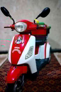 دراجه شحن 3 تايرات  5 بطاريات نظام بك السعر 650 العنوان بغداد 07713877...