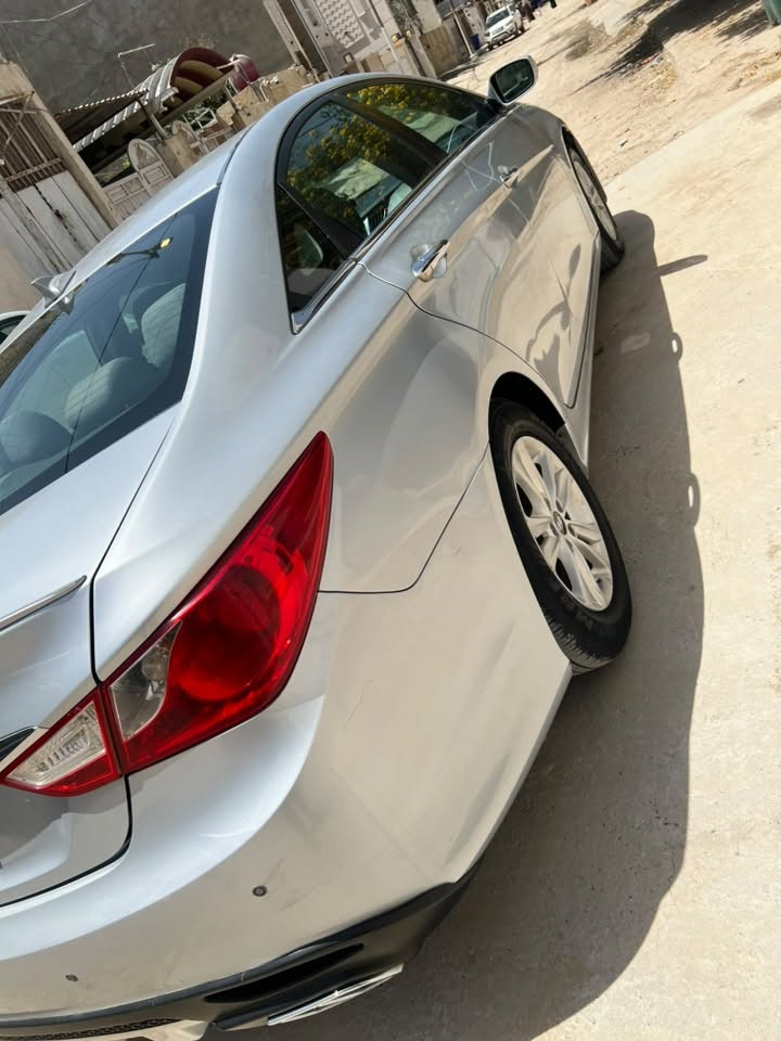سوناتا موديل ٢٠١٣  رقم بابل
عداد المسافة ١٥٠  الف  
 بأسمي مداور ثاني يوم 
سنوية نافذة الى سنة ٢٠٢٧

حادث  امريكا فقط باب خلفي مبدل   وجاملغ  مرشوش خلف السايق
شاشة تسلا كبيرة
حساسات خلفية  
كامرة خلفية
حساسات اطارات 

تحكم ستيرن 
تحكم مري جانبي 
نظام اقتصادي eco  تشغيل واطفاء 
حدادية ، تبريد + تدفئة ، كير ومحرك كلة جاهز وكفالة  بدون نقص 
سيارة نظيفة جدا بدون دوانز بدون تنقيص بدون اي نقص تجي وتشوف بعينك
مكان بابل
سعر 108 وبيهة مجال قليل   

***********
