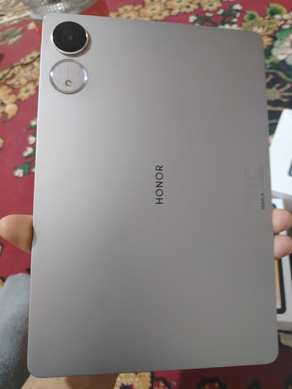 مرحبا ايباد هونر بي 9 أخذته جديد صايرله عدي ١٠ أيام أريد ابيعه سعره ٤٥٠ليريد يشوف مواصفاته يدخل عله اليوتيوب والله ايباد يخبل ليريده ***********
