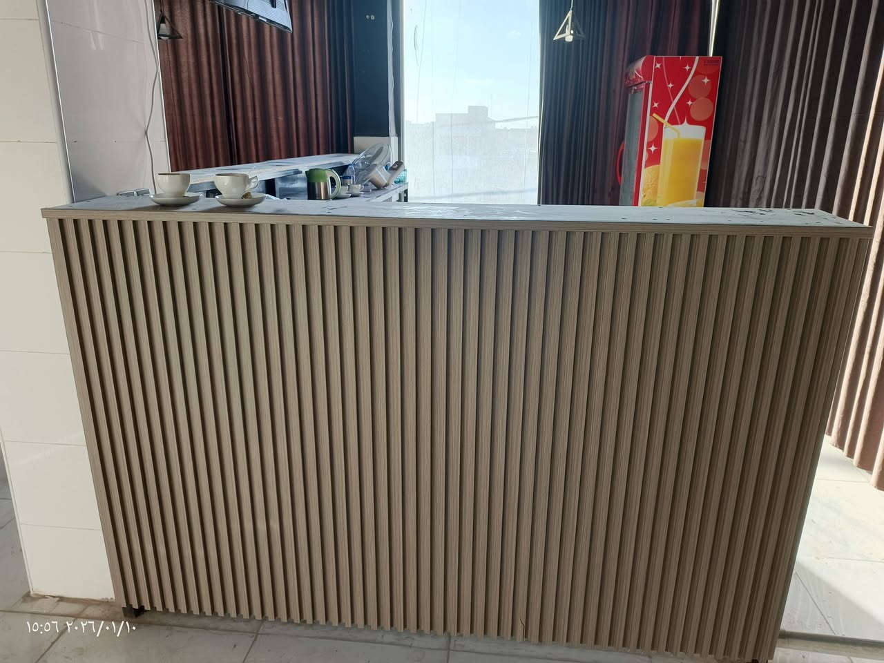 بارستا للبيع 3 قطع ، القطعة الاولى العرض 2 متر و النزال 50 سانتي و سنگي جناحين ، والقطعة الثانية سنگي جناح ،العرض 190 سانتي ، والقطعة الثالثة 3 رفوف خشب بلوك السعر 600 الف وبيها مجال ***********
